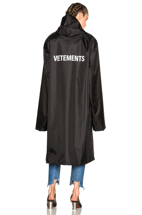 vetements replica raincoat